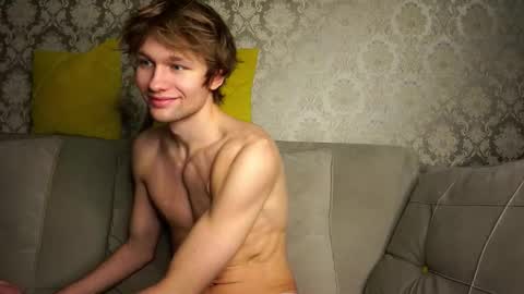 Snapshot of demoninangel chatting on February 8, 4:05 am Dave19 online show from February 8, 4:05 am