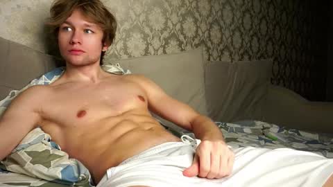 Snapshot of demoninangel chatting on February 22, 2:13 am Dave19 online show from February 22, 2:13 am