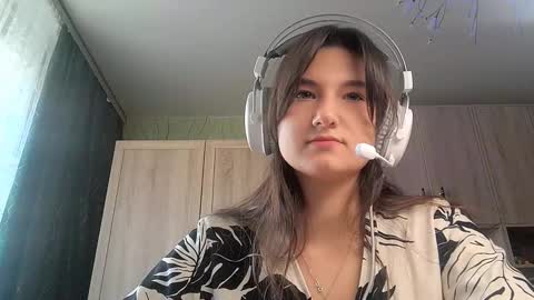 Snapshot of denaemalikowski chatting on March 11, 12:44 pm Deni online show from March 11, 12:44 pm