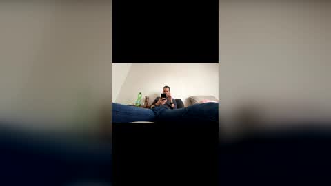 denis19872 online show from April 4, 11:18 am