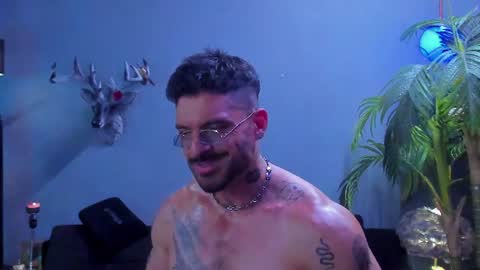 dennis_cox_ online show from June 11, 5:11 pm