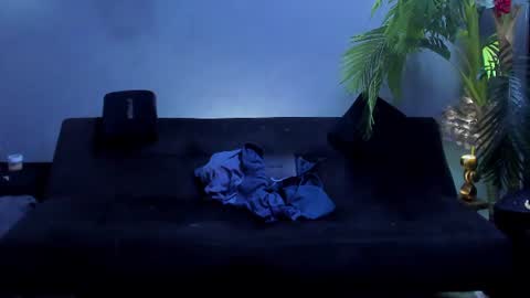 Snapshot of dennis_cox_ chatting on June 27, 5:07 pm dennis_cox_ online show from June 27, 5:07 pm