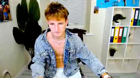 Dennis online show from December 5, 9:00 pm