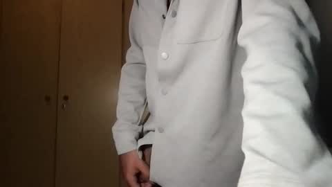 Snapshot of denniscuumm chatting on February 24, 11:19 am denniscuumm online show from February 24, 11:19 am