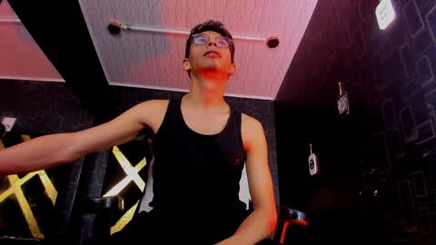 Dereck online show from June 6, 2:00 pm