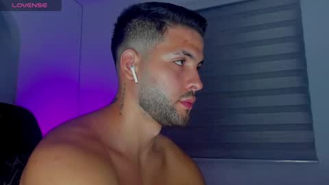 dereckhardd online show from April 17, 3:53 am