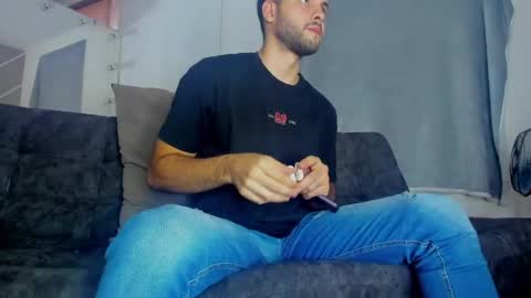 dereckhardd online show from May 5, 11:02 pm