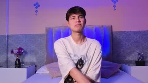 Snapshot of derek_sinn chatting on February 21, 7:48 pm derek_sinn online show from February 21, 7:48 pm