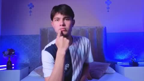 Snapshot of derek_sinn chatting on February 23, 8:06 pm derek_sinn online show from February 23, 8:06 pm