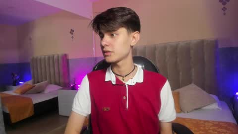 derek_sinn online show from April 13, 7:52 pm