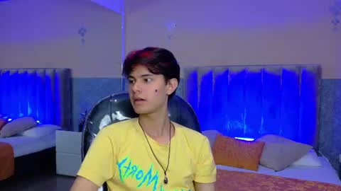 Snapshot of derek_sinn chatting on June 9, 8:20 pm derek_sinn online show from June 9, 8:20 pm