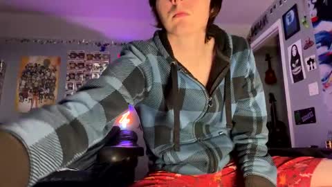 derekdings online show from March 13, 10:33 am