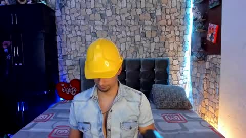 DEREKK   online show from January 21, 2:54 am