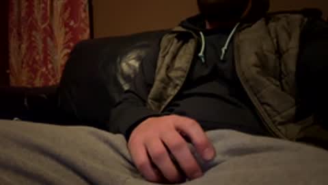 Snapshot of derekmaxxx chatting on February 18, 3:24 am derekmaxxx online show from February 18, 3:24 am