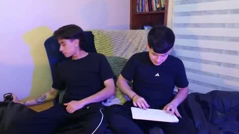 Derek online show from May 12, 3:47 am