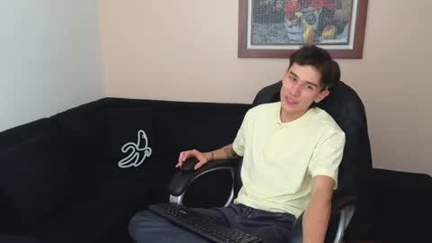 Derek online show from May 20, 5:41 pm