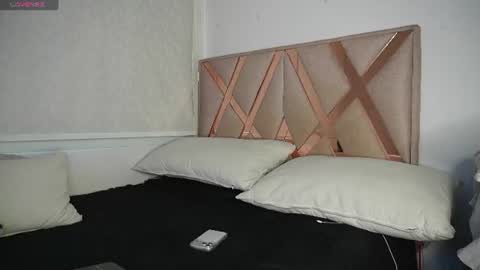 derekw_1 online show from July 16, 9:43 pm