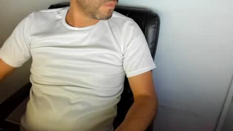 Snapshot of derrik_ chatting on July 12, 12:18 pm online show from July 12, 12:18 pm