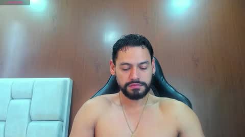 DerryBigger CM online show from October 28, 8:33 pm