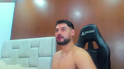 DerryBigger CM online show from February 17, 9:54 pm