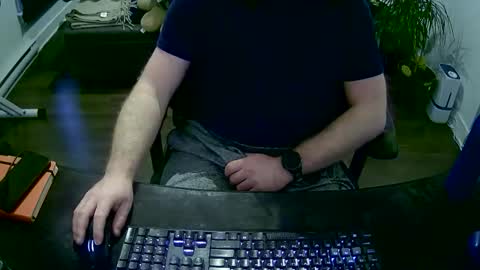 Snapshot of desdisdes chatting on May 6, 9:53 pm desdisdes online show from May 6, 9:53 pm