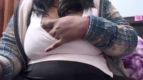 Snapshot of desi_punjabn chatting on December 18, 4:18 am simran online show from December 18, 4:18 am