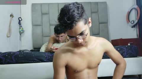 desire4duo online show from May 1, 8:41 am