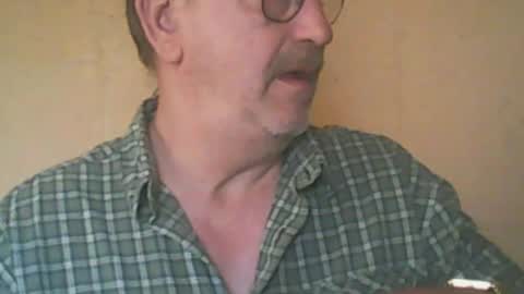 Snapshot of destelp chatting on June 21, 12:30 pm destelp online show from June 21, 12:30 pm