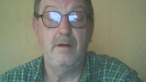 Snapshot of destelp chatting on June 27, 1:28 pm destelp online show from June 27, 1:28 pm