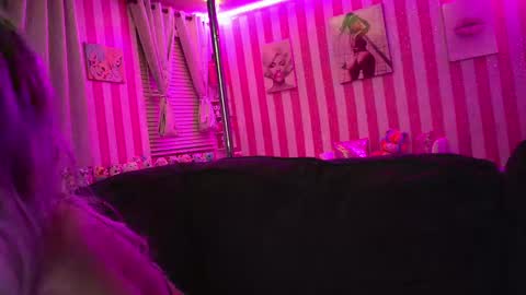 IMMACULATE BEAUTY online show from September 25, 11:03 am