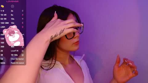 destinya_ online show from June 21, 2:08 pm