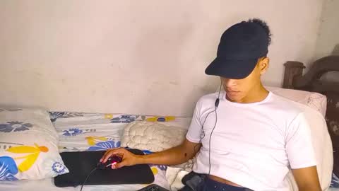 deus_steim online show from December 4, 5:06 am