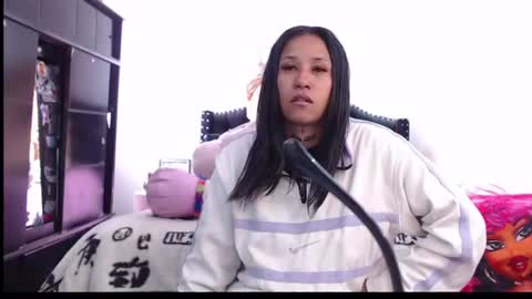 devi_black_13_ online show from August 4, 7:05 pm