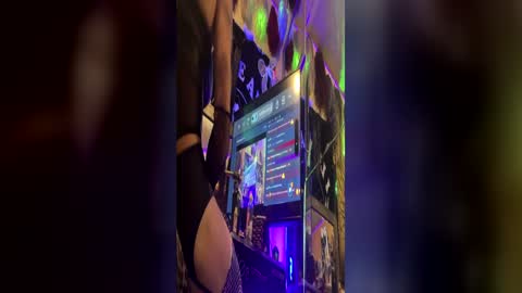 devilinsidedaisy online show from June 24, 2:32 am