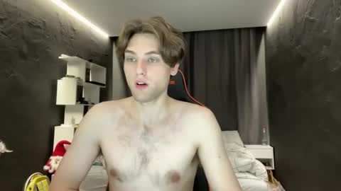 devilnut1 online show from November 18, 7:13 am