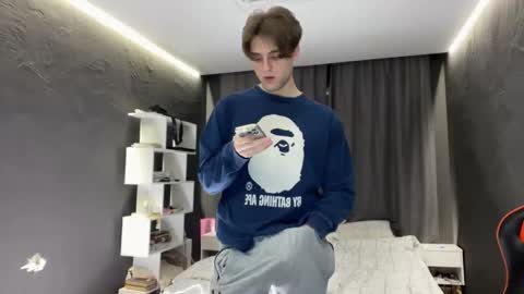 devilnut1 online show from November 20, 7:30 am