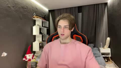 devilnut1 online show from November 29, 7:44 am