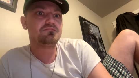 Snapshot of devilslick chatting on December 4, 3:48 am WingInIt online show from December 4, 3:48 am