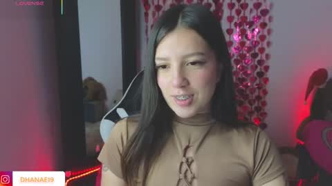 Snapshot of dhanae_tay01 chatting on January 15, 9:51 pm Dhana online show from January 15, 9:51 pm