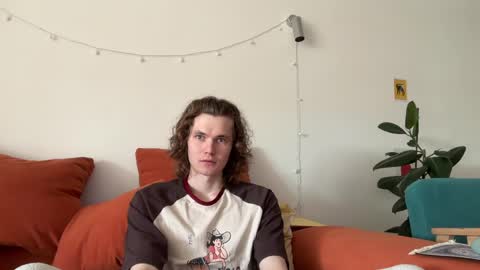 Snapshot of di_n_alex chatting on May 10, 8:41 am Di Alex online show from May 10, 8:41 am