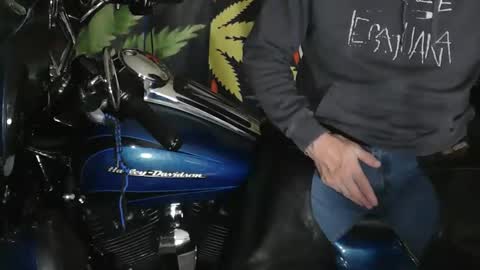 Snapshot of diabolic_yeti76 chatting on January 12, 3:56 am Yeti online show from January 12, 3:56 am