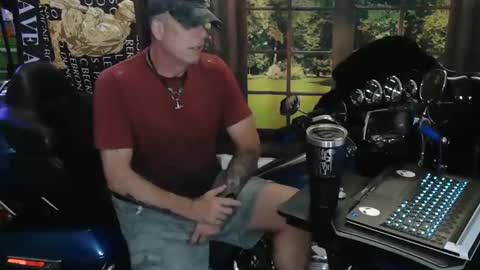 Snapshot of diabolic_yeti76 chatting on February 14, 8:05 pm Yeti online show from February 14, 8:05 pm