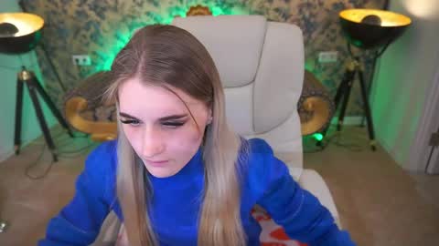 DiamondNina online show from April 21, 7:06 pm