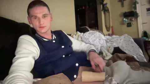 DickABitchDown  Alexys real spanishmami online show from December 4, 8:45 am