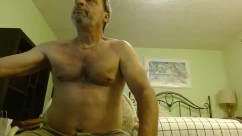 Snapshot of dickbeswollen123 chatting on May 3, 5:52 pm dickbeswollen123 online show from May 3, 5:52 pm