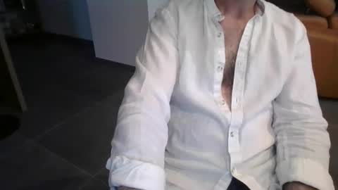 dickens1976 online show from May 31, 2:46 pm