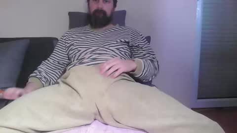 Snapshot of dickstaza chatting on December 19, 7:15 am dickstaza online show from December 19, 7:15 am