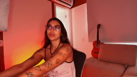 didy_reis online show from May 25, 11:49 am