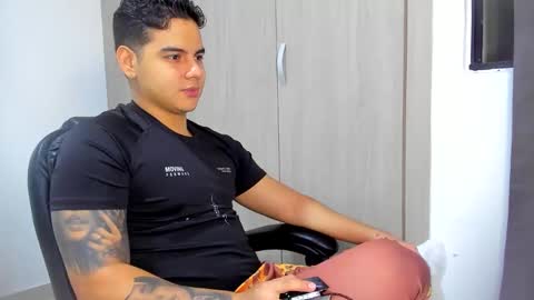 Snapshot of diego_cazas chatting on June 6, 5:34 am DIEGO CAZAS online show from June 6, 5:34 am