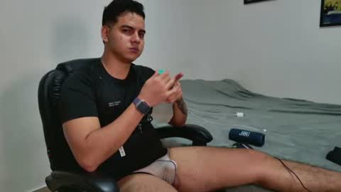 Snapshot of diego_cazas chatting on July 18, 11:19 pm DIEGO CAZAS online show from July 18, 11:19 pm